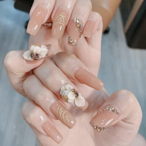 Đắp móng gel